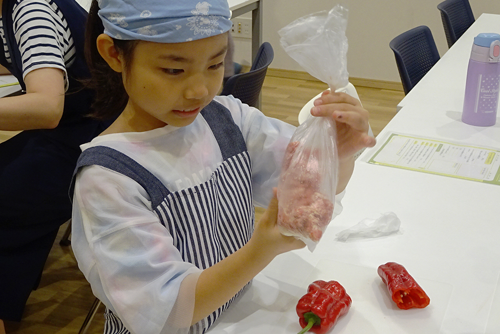 調理の様子/るるぶKids ピーマンの料理体験イベント