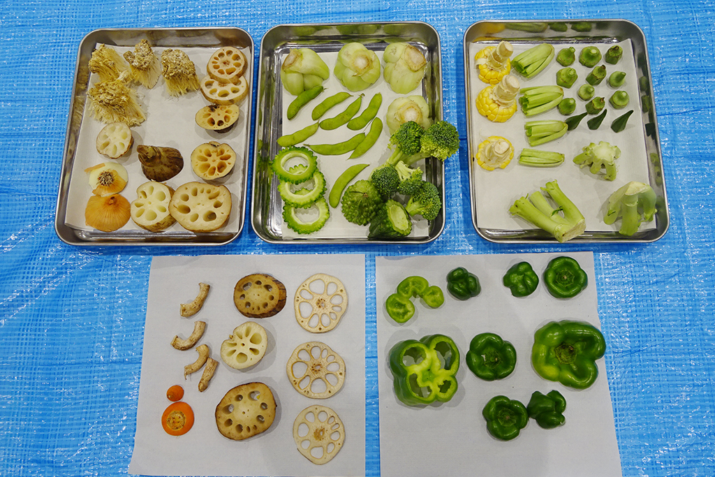 スタンプ用にカットした野菜/るるぶKids ピーマンの料理体験イベント