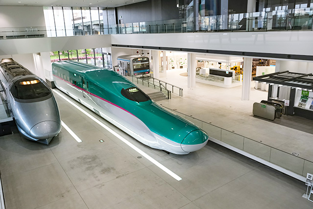 新幹線E5系電車の展示/鉄道博物館（埼玉県/さいたま市）
