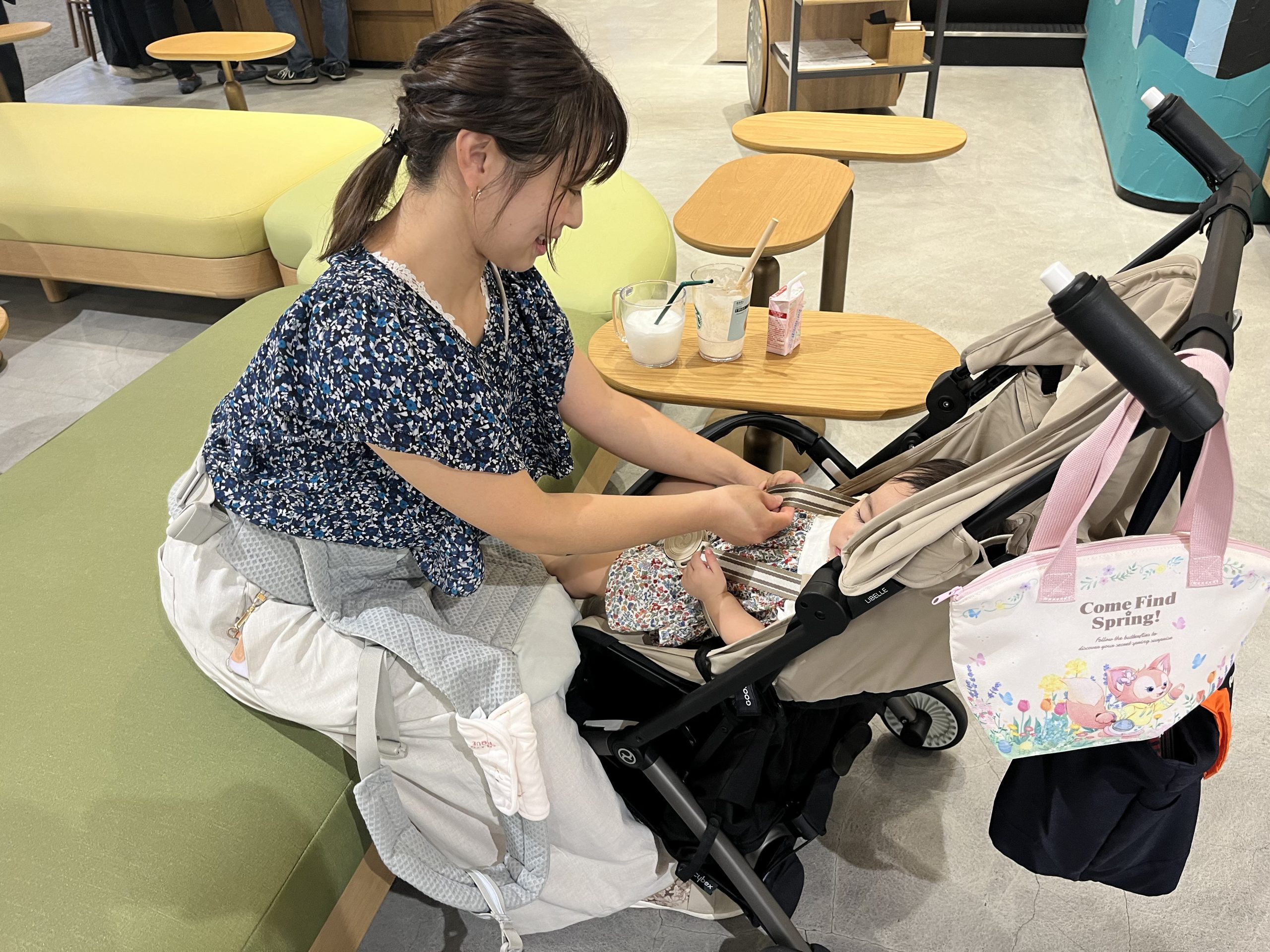 スターバックス越谷イオンレイクタウンmori3階店_ベビーカー