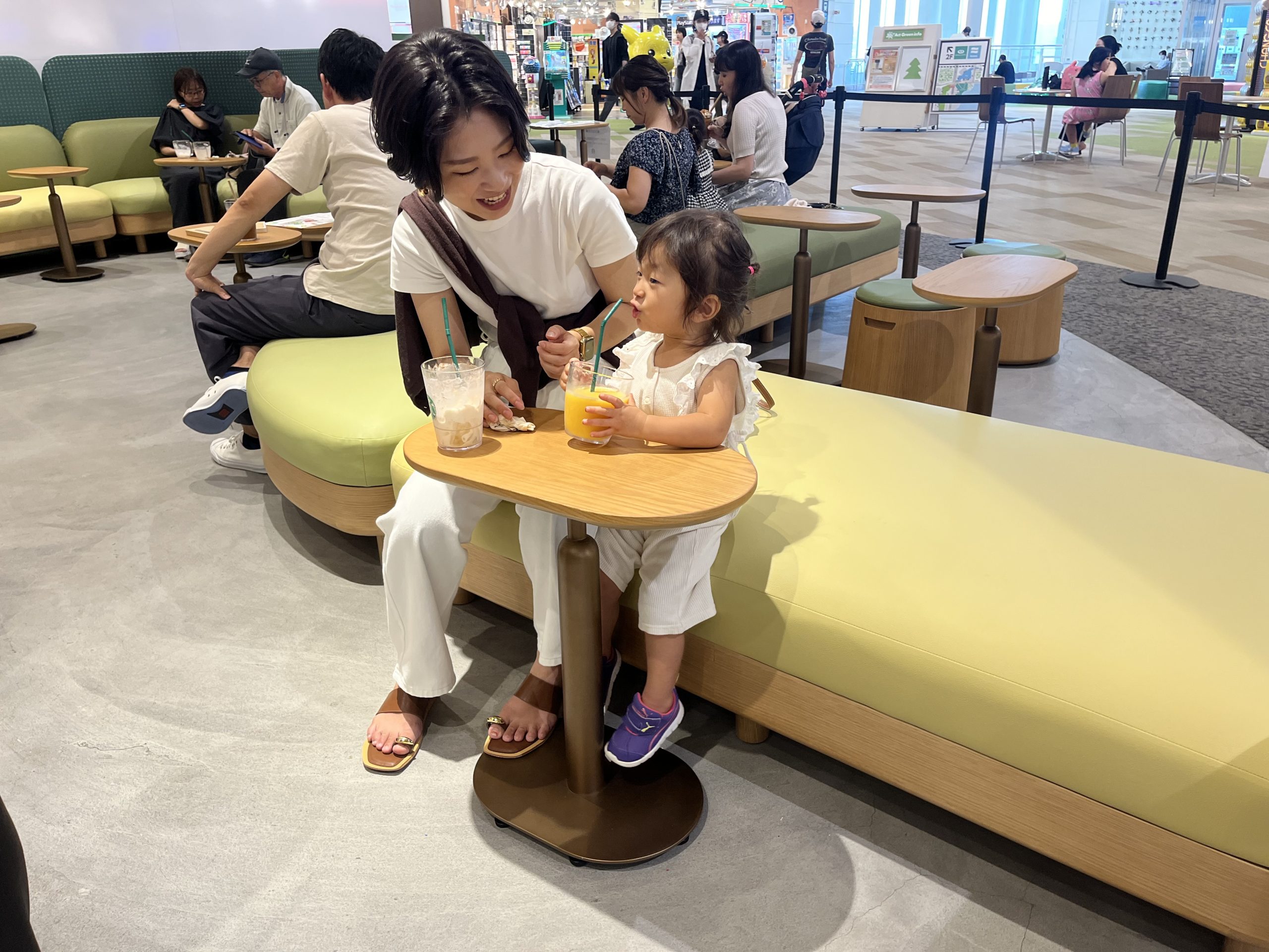 スターバックス越谷イオンレイクタウンmori3階店_座席