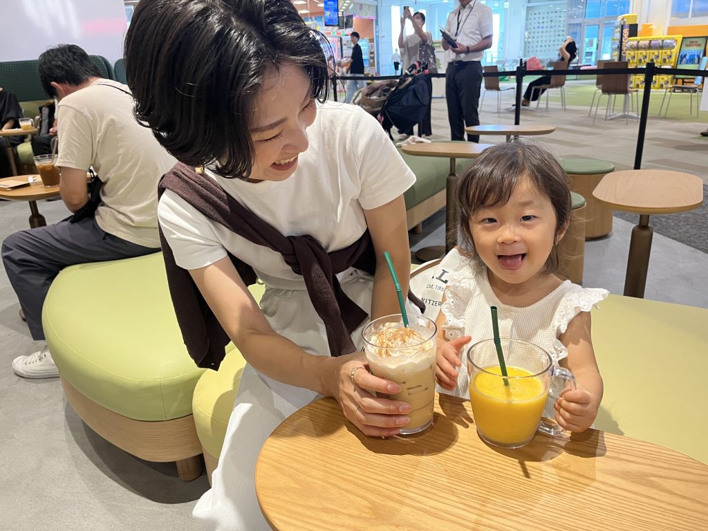 スターバックス越谷イオンレイクタウンmori3階店