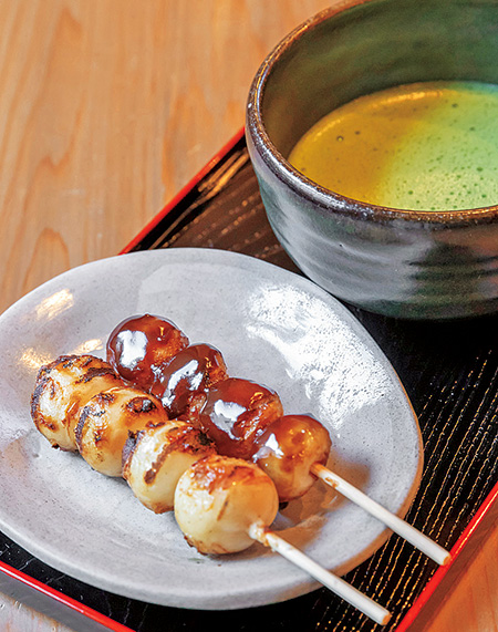 だんご2本と抹茶のセット/宮前だんご(栃木県/日光市)