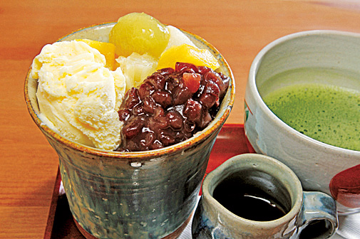 クリームあんみつと抹茶/本宮カフェ(栃木県/日光市)