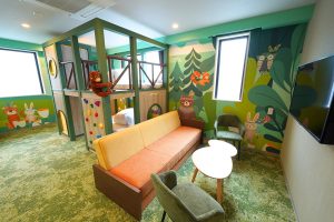 ファミリー向け宿泊施設「PLAY!! RESI STAY」が京都御所エリアにオープン 客室には子どもが夢中になれる仕掛けがたくさん