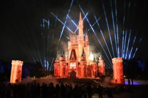 【子連れガイド】東京ディズニーランドの新プロジェクションショー!見どころや観賞スポット、持ち物などを徹底取材