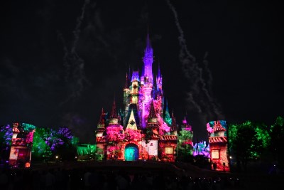 『ミラベルと魔法だらけの家』のシーン│「Reach for the Stars」/東京ディズニーランド（千葉県/浦安市）