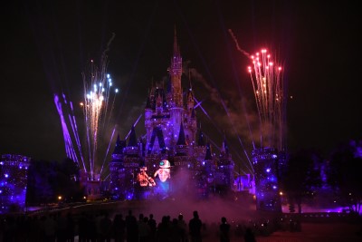 『アラジン』のシーン│「Reach for the Stars」/東京ディズニーランド（千葉県/浦安市）