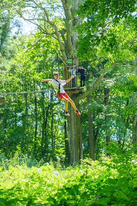 大人も子どもも楽しめるジップスライド／フォレストアドベンチャー・湯沢中里