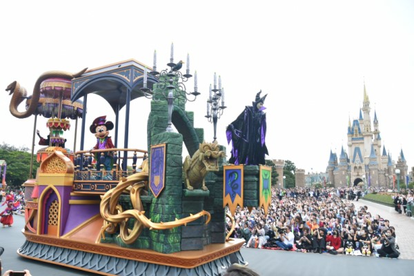 新パレード「ザ・ヴィランズ・ハロウィーン“Into the Frenzy”」/東京ディズニーランド（千葉県/浦安市）