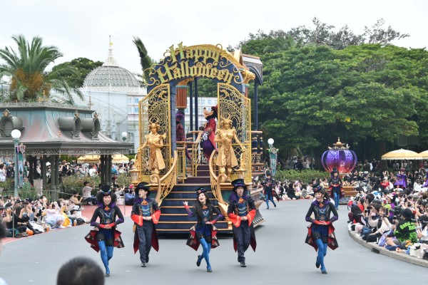 新パレード「ザ・ヴィランズ・ハロウィーン“Into the Frenzy”」/東京ディズニーランド（千葉県/浦安市）