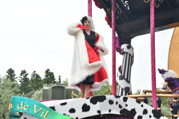 『101匹わんちゃん』のクルエラ・ド・ビル│「ディズニー・ハロウィーン」/東京ディズニーランド（千葉県/浦安市）