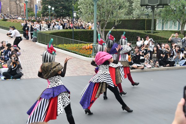 ヴィランズをイメージしたコスチュームのダンサー│「ディズニー・ハロウィーン」/東京ディズニーランド（千葉県/浦安市）