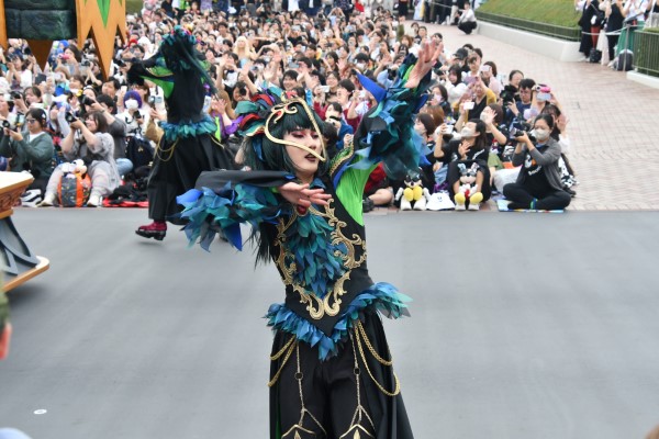 ヴィランズをイメージしたコスチュームのダンサー│「ディズニー・ハロウィーン」/東京ディズニーランド（千葉県/浦安市）