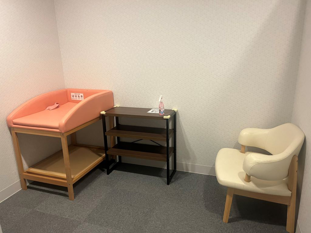 女性用更衣室にあるベビースペース/トンデミ平和島（東京都/大田区）