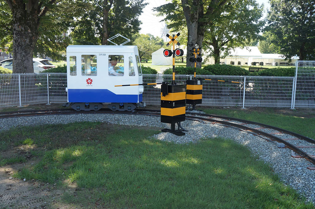 ミニ電車型の運転体験施設「トライ・トレイン」/万博記念公園（大阪府/吹田市）