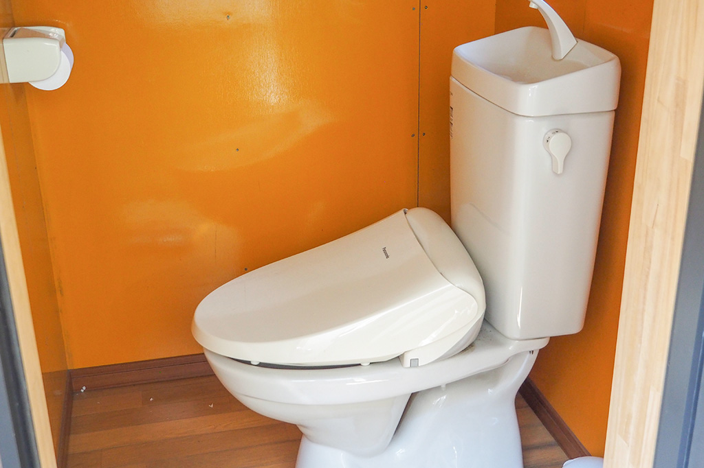 土足厳禁の清潔な農園のトイレ/小山農園（千葉県/成田市）