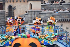 東京ディズニーシーのハロウィーン2024　限定ショーから子どもの仮装まで徹底取材！