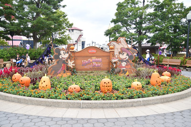 「ハロウィーンフェア・イン・ニューヨーク」の円形花壇/東京ディズニーシー(千葉県/浦安市)