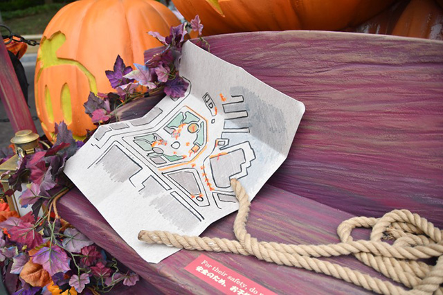 「ハロウィーンフェア・イン・ニューヨーク」の大きな荷車/東京ディズニーシー(千葉県/浦安市)