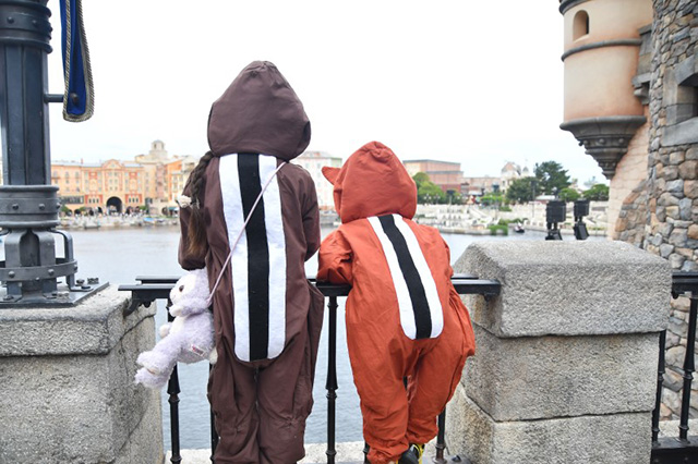 チップとデールに仮装したきょうだい/東京ディズニーシー(千葉県/浦安市)