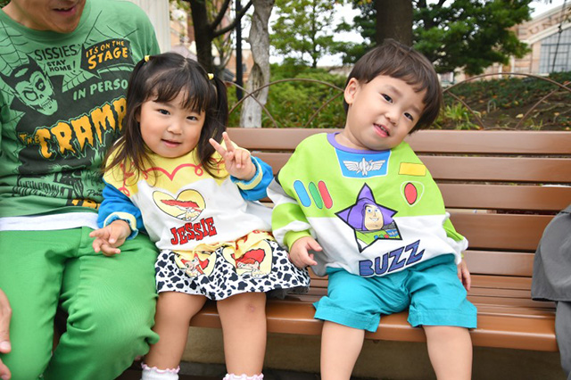 『トイ・ストーリー』の仮装をしたきょうだい/東京ディズニーシー(千葉県/浦安市)