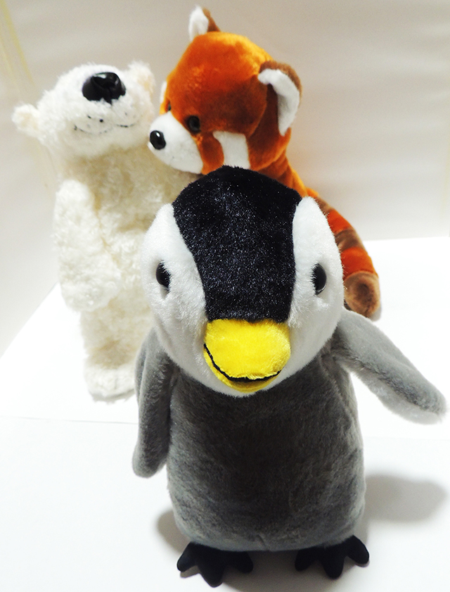 「どうじよう…」の仲間たち、ペンギン1590円、レッサーパンダ1760円、ホッキョクグマ1870円/旭川市旭山動物園（北海道）