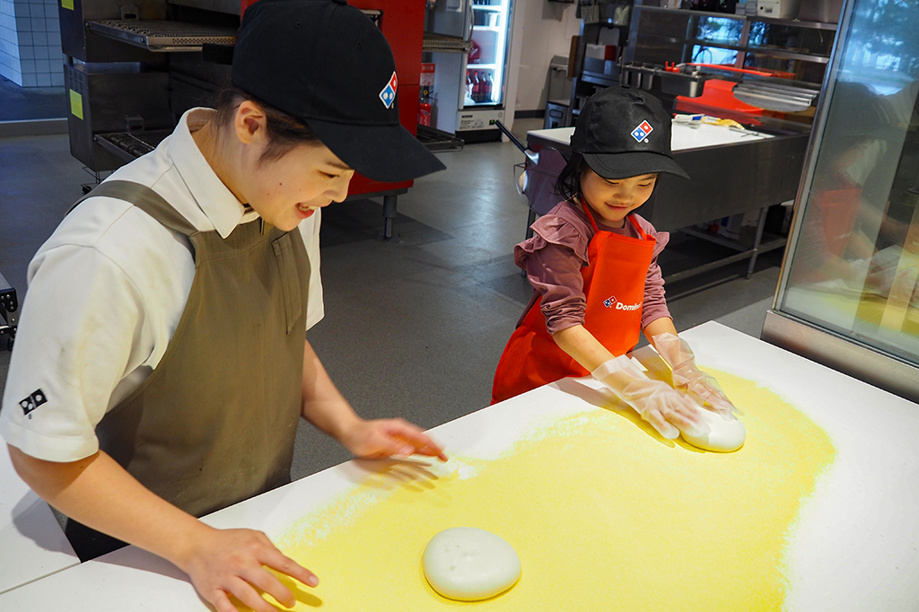 まずは生地作りからスタート/ピザアカデミー