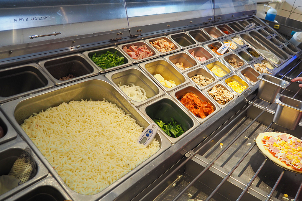 用意されている具材は、だいたい40種類ほど/ピザアカデミー