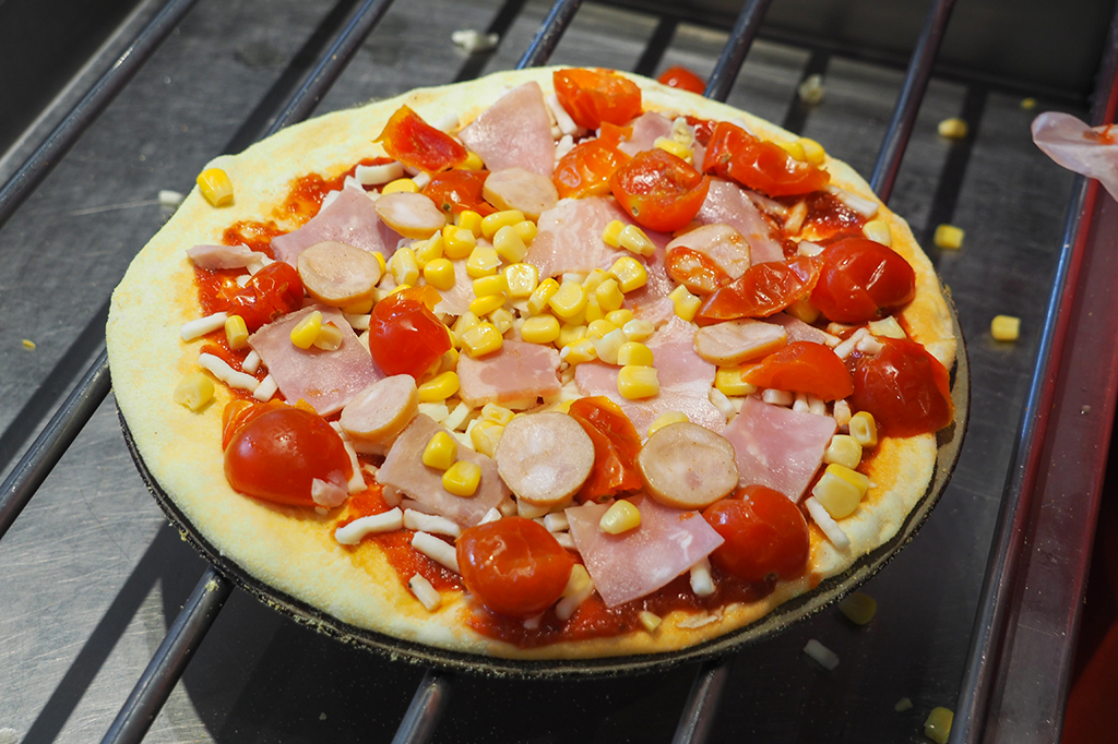 お花をテーマに作ったというピザは、華やかで写真映えもばっちり/ピザアカデミー