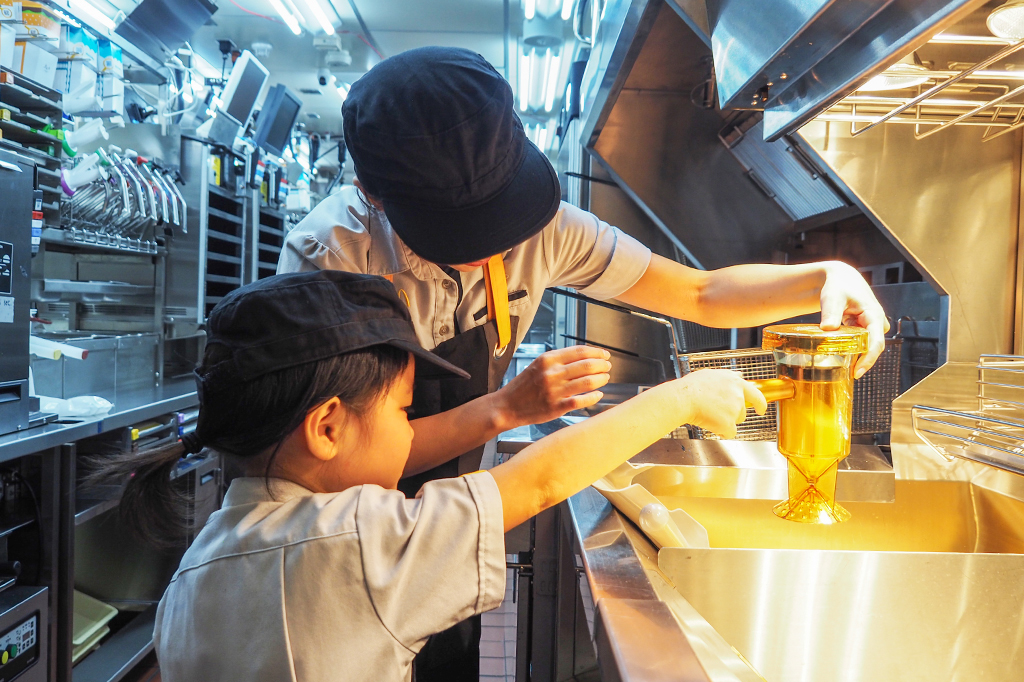 味付けの塩は、逆さまにするだけで適量が出てくるスグレモノ/マックアドベンチャー