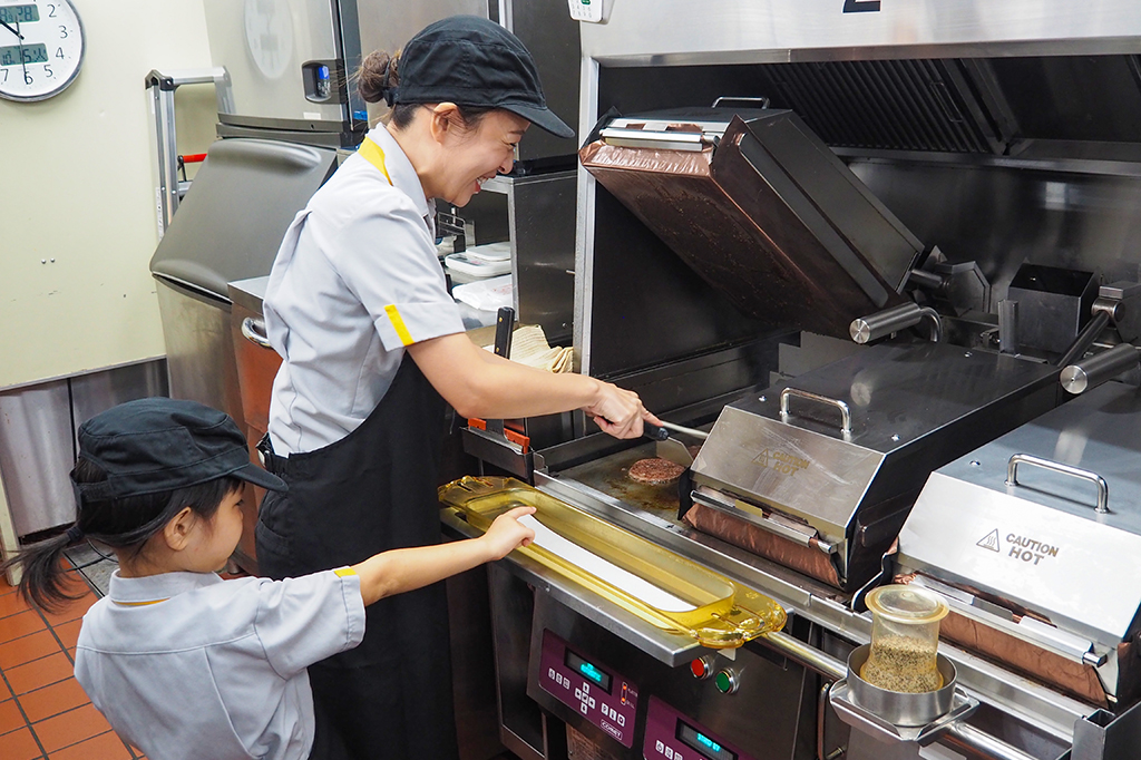 パティのお目見え/マックアドベンチャー