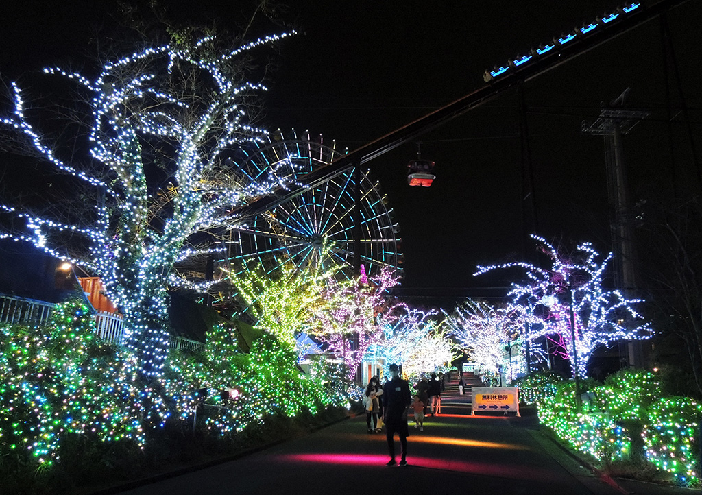 全長180mの光の並木道「セレブレーション・プロムナード」/よみうりランド(東京都/稲城市)