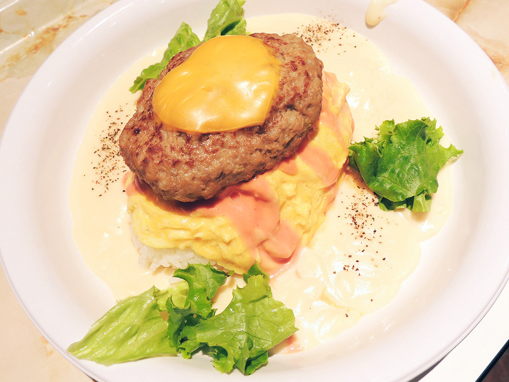 「レストラン Goodday」のハートのチーズハンバーグ&オムライス /よみうりランド(東京都/稲城市)