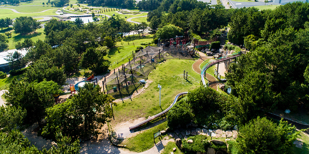 マウンテンネットは吊り橋等もあり子どもに大人気/山口きらら博記念公園