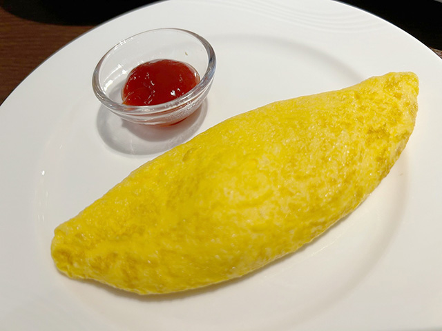 席で注文するオムレツ/「ハイアット リージェンシー 横浜」子連れで宿泊レポ（神奈川県/横浜市）