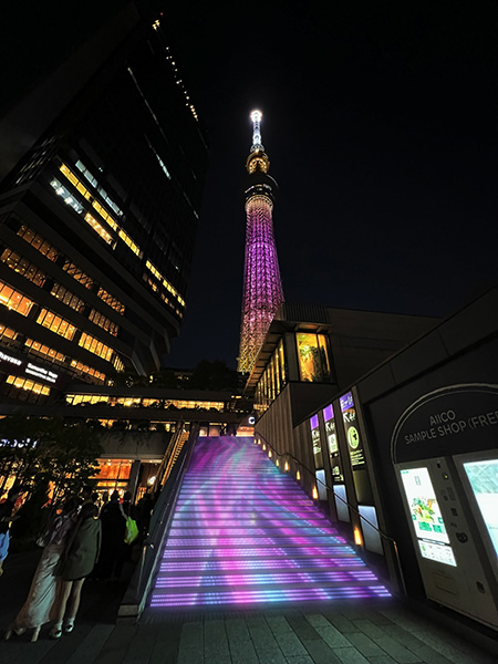 初登場「階段グラフィカルライティング」/東京スカイツリータウン「ドリームクリスマス2024」（東京都/墨田区）