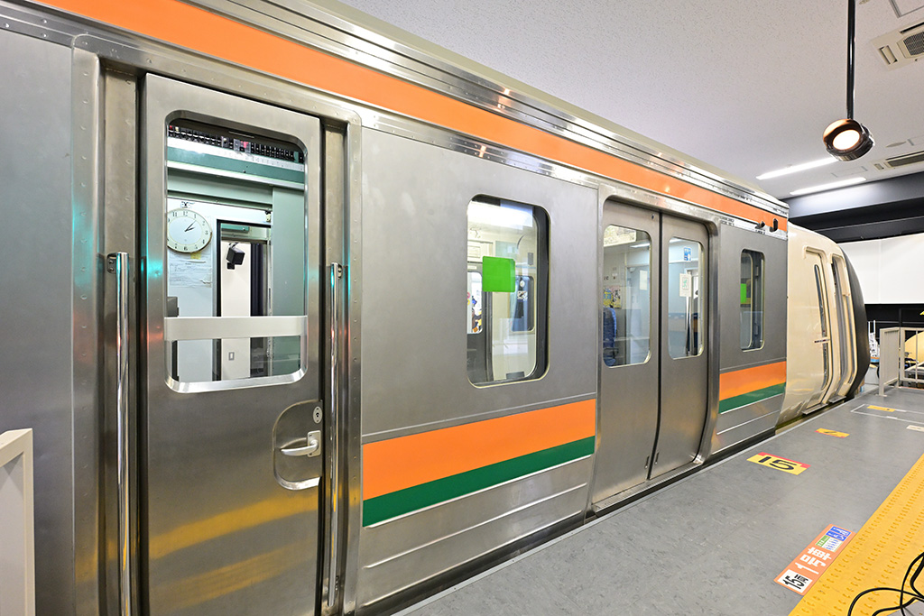 運転実習ができる実習棟/岩倉高等学校運輸科（東京都/台東区）