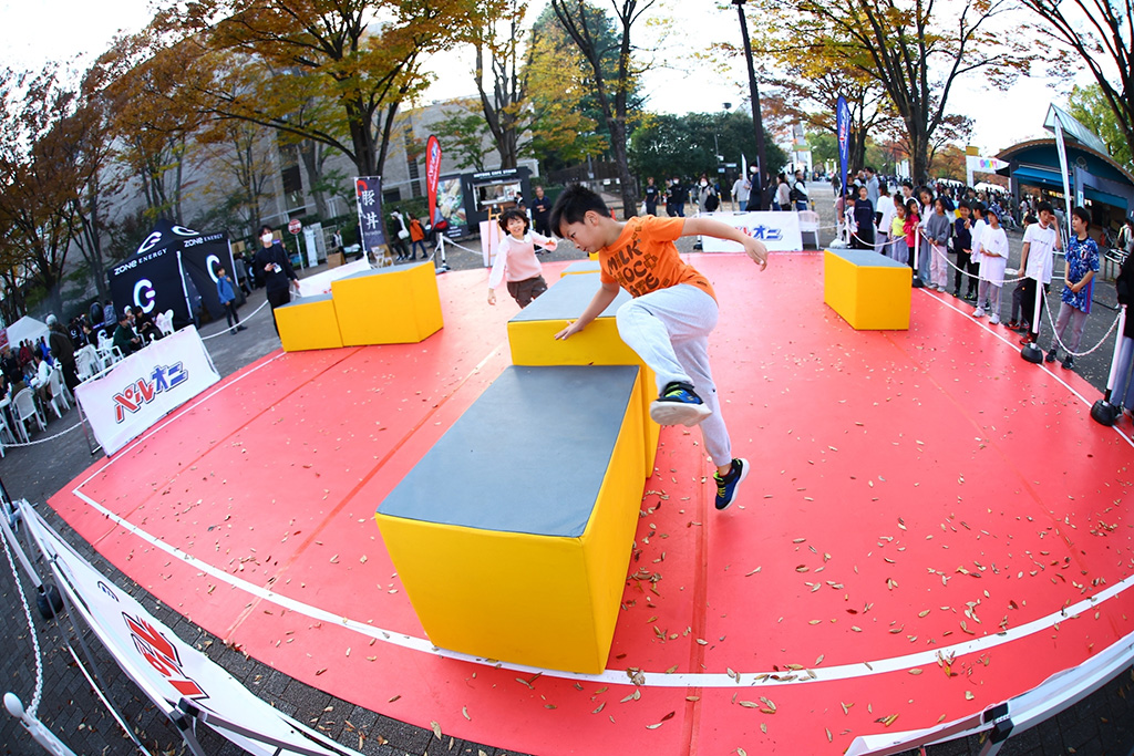 「パルクール鬼ごっこ」│FOOTBALL PARK -SHIBUYA 2024/代々木公園ケヤキ並木広場（東京都/渋谷区）