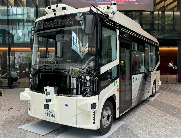 「かわさきのりものフェスタ」新型自動運転バス/川崎市役所本庁舎(神奈川県/川崎市)