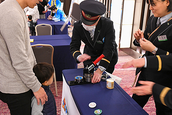 「クリスマスファミリーフェスタ ～鉄道フェア2024～」お仕事体験コーナー/ホテルメトロポリタン（東京都/千代田区）