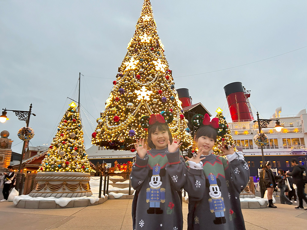 高さ15mのクリスマスツリー│2024クリスマス/東京ディズニーシー(千葉県/舞浜市)