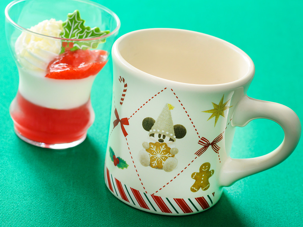 練乳ムース＆ベリーゼリー、スーベニアカップつき│2024年クリスマスグッズ/東京ディズニーリゾート（千葉県/舞浜市）