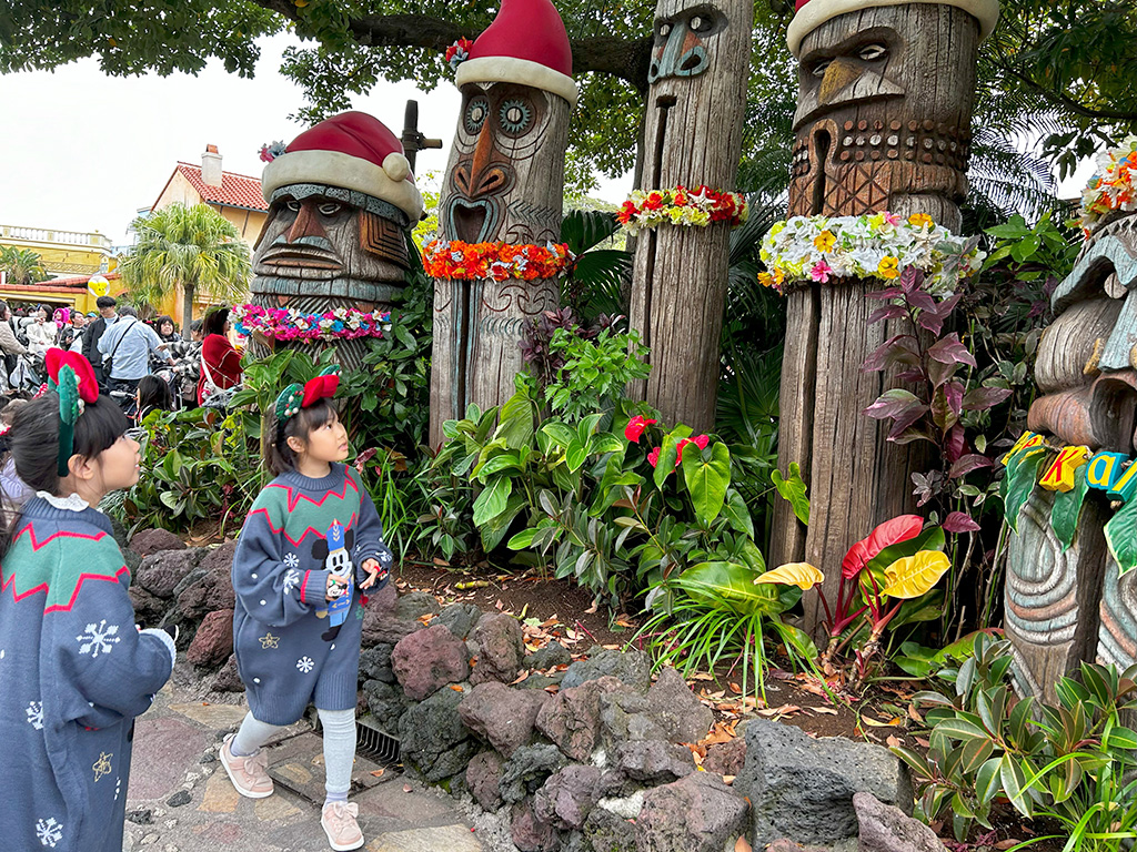 アドベンチャーワールドのトーテムポール│クリスマス/東京ディズニーランド（千葉県/舞浜市）
