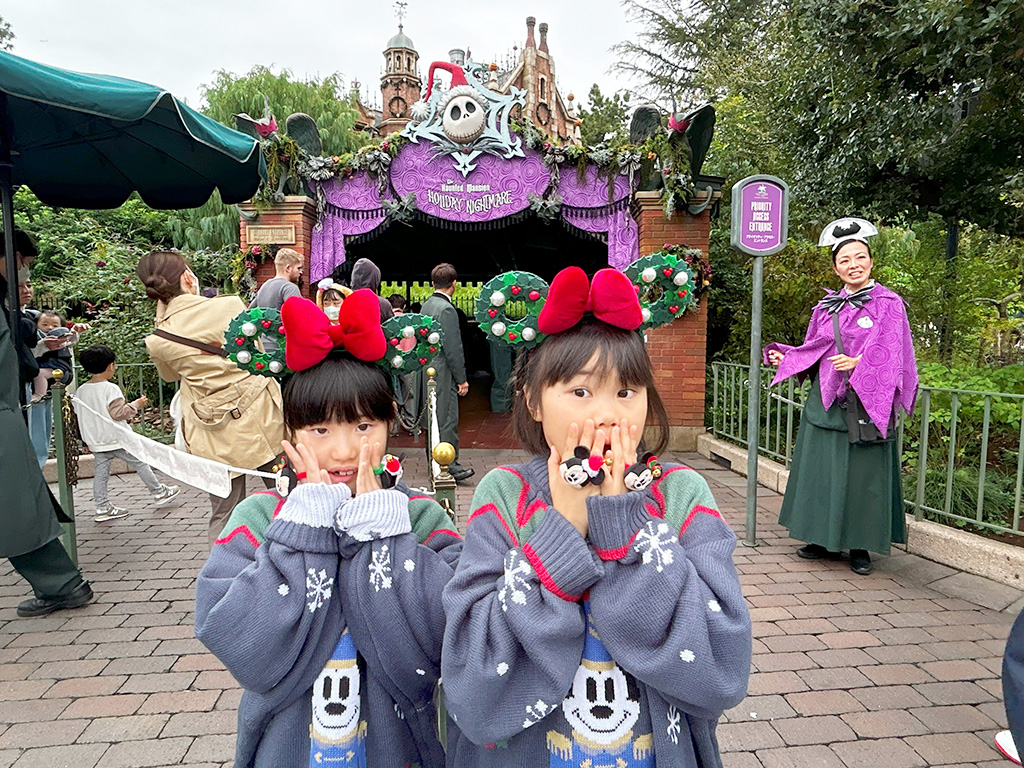 特別仕様の「ホーンテッドマンション」│クリスマス/東京ディズニーランド（千葉県/舞浜市）