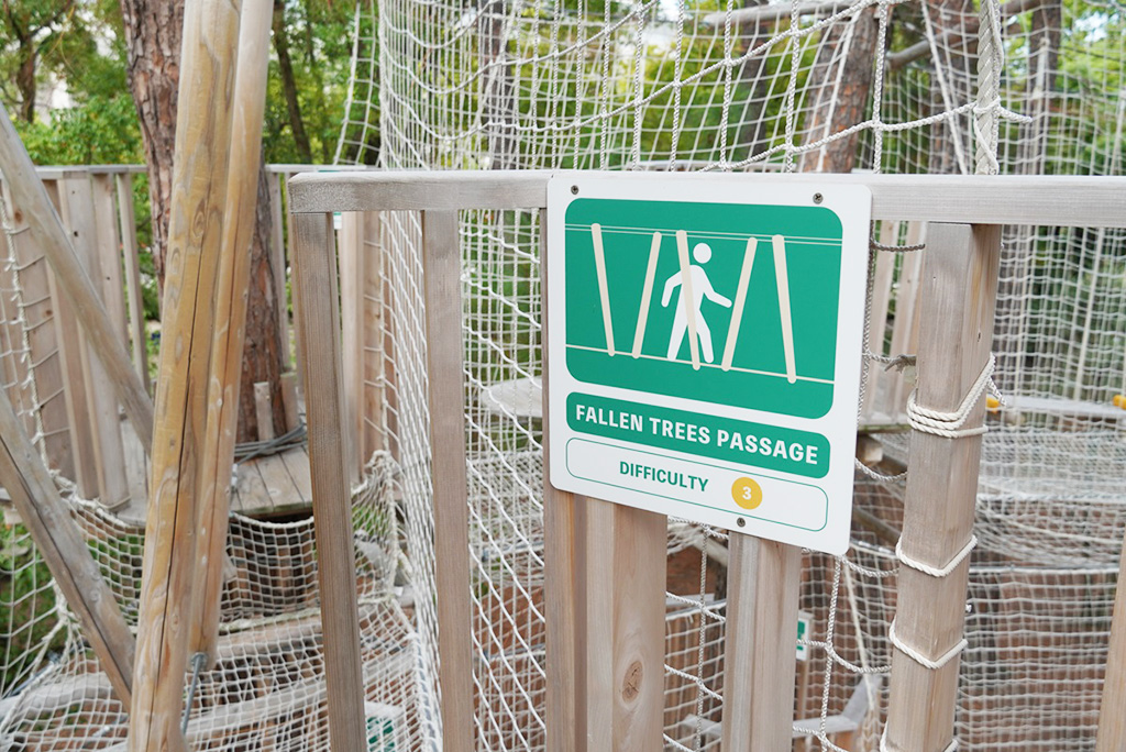 アトラクションの遊び方が書かれたプレート/ボウケンノモリNAGAI（大阪府/大阪市）