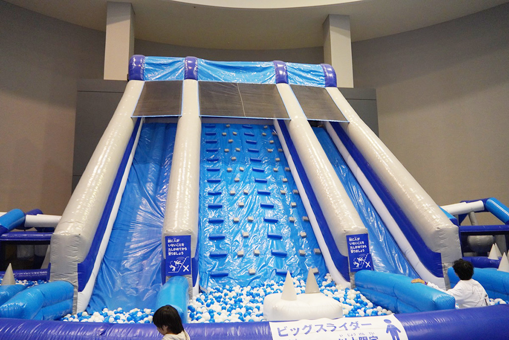 4mのビッグスライダー/道の駅 スプリングスひよし(京都府/南丹市)