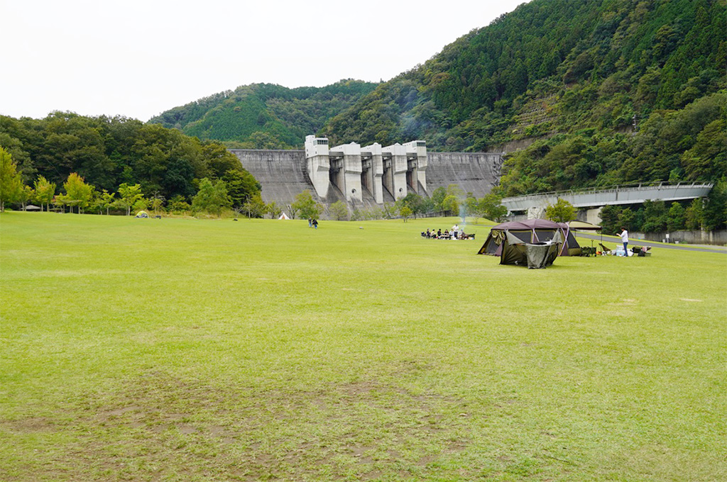 広い芝生広場/道の駅 スプリングスひよし(京都府/南丹市)