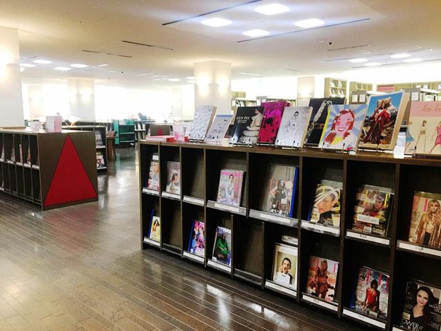 ファッションの書籍を揃えたライブラリー/神戸ファッション美術館（兵庫県/神戸市）