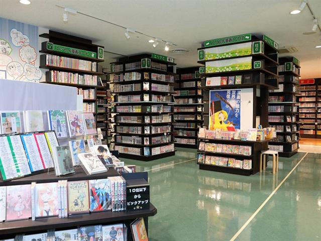 「閲覧ゾーン」では約7万冊の漫画単行本を自由に読める/北九州市漫画ミュージアム(福岡県/北九州市)